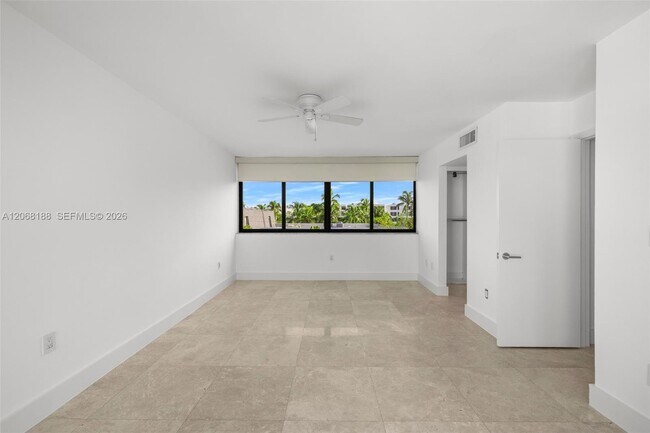Building Photo - 225 E Enid Dr