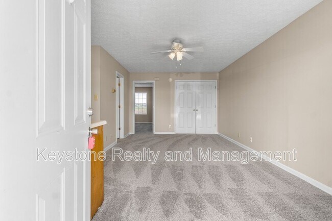 Building Photo - 308 Thompsonville Ln
