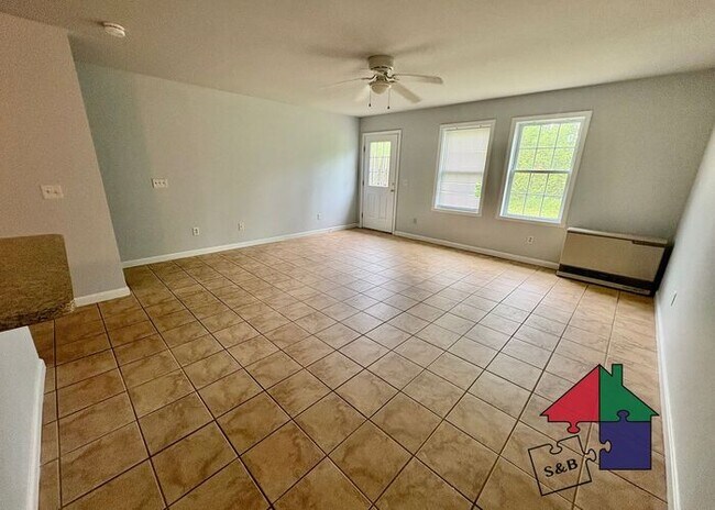 Building Photo - Gorgeous Pet Friendly Milton 3 Bedroom - Attached Garage and Patio!