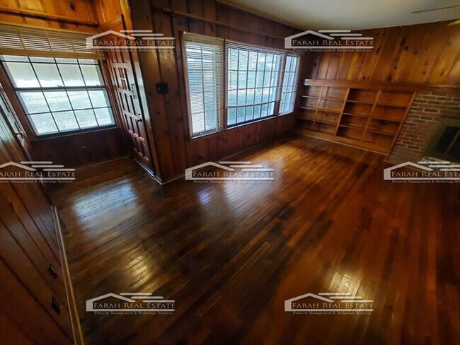 Building Photo - 3/2 Home Now Available in Fort Worth!