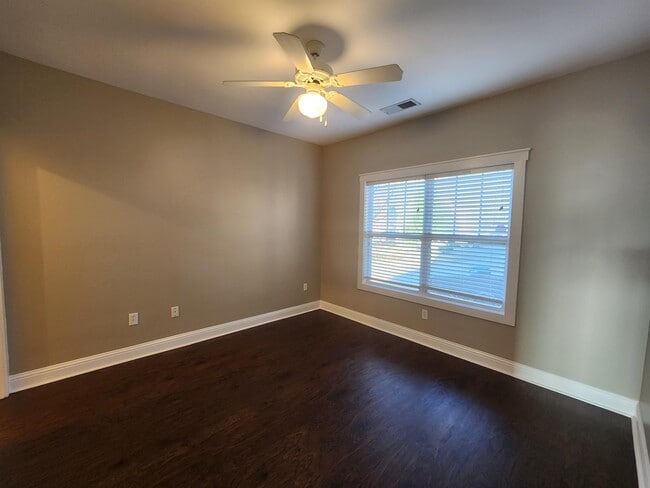 Building Photo - 110 Artisan Pl