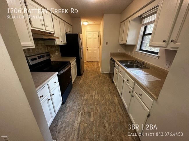 Building Photo - 1206 Battery Creek Rd