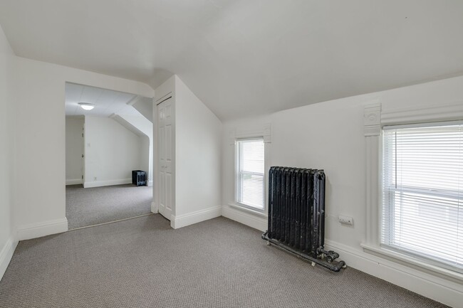 Building Photo - 30 Olcott St