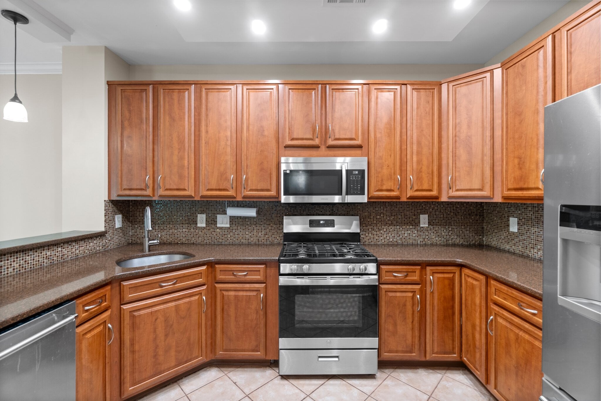 Building Photo - 40 Four Oaks Rd