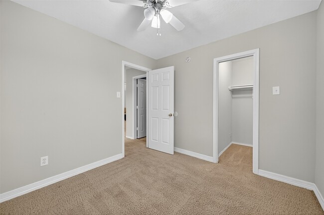 Building Photo - 3123 Sun Terrace Ln