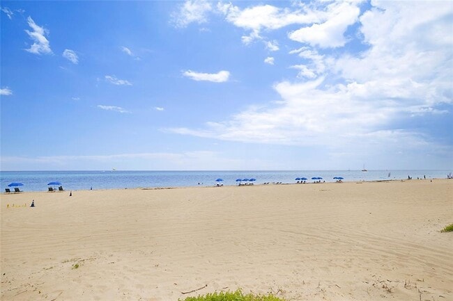 Building Photo - 2800 N Ocean Dr