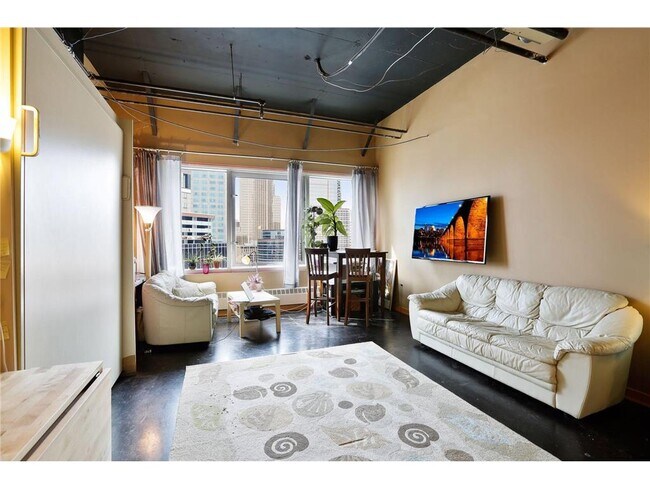 Building Photo - 431 S 7th St