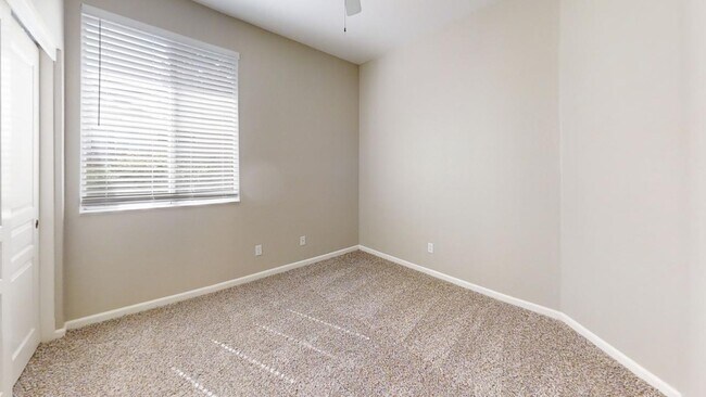 Building Photo - 3855 Saintsbury Dr