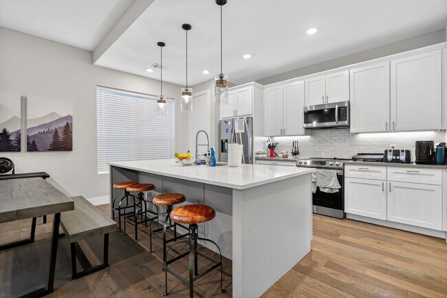 Building Photo - 297 Estates Cir