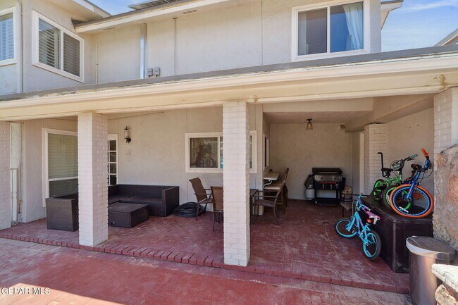 Building Photo - 332 Windrose Ct