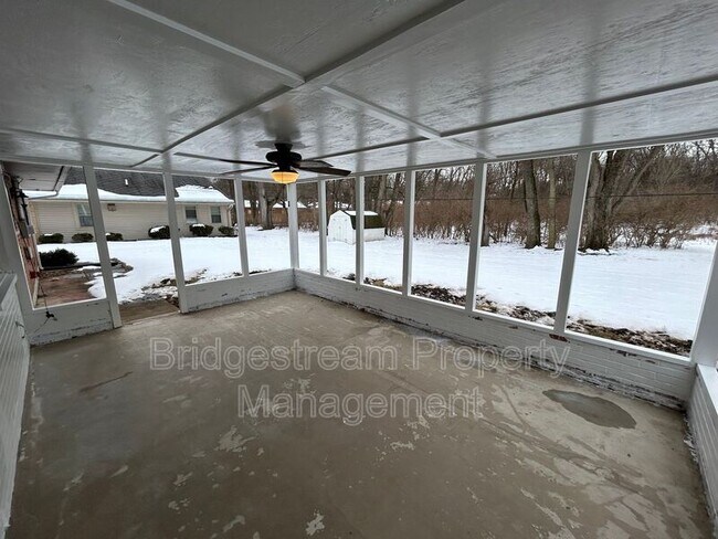 Building Photo - 5713 Daphne Ln