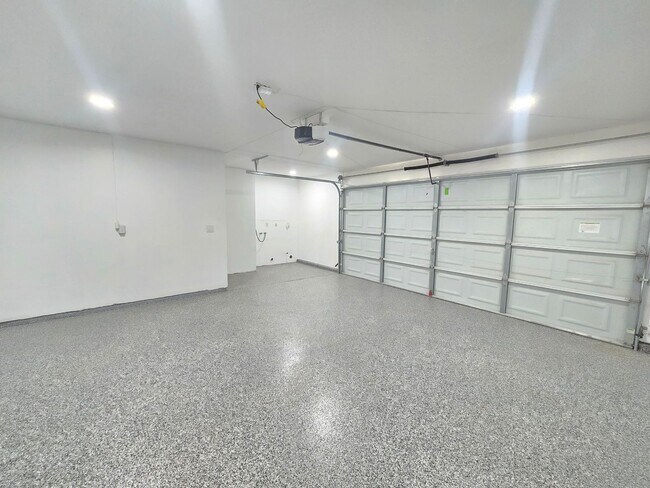 Building Photo - Fully Renovated 3 Bedroom & 2 bathroom Home with Huge Backyard – California City!