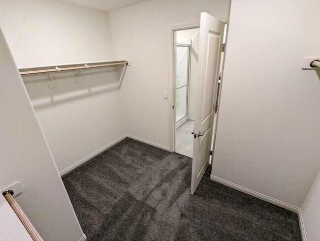 Building Photo - 7703 Moore Crk Ln