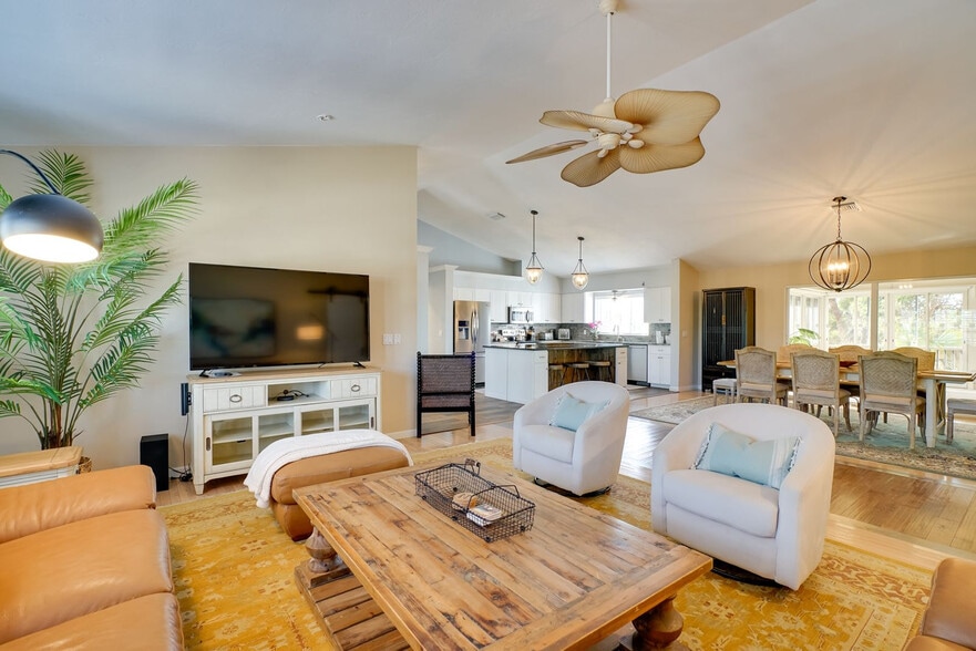 Building Photo - 4563 Brainard Bayou Rd