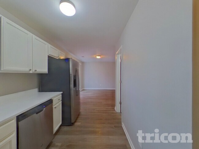 Building Photo - 175 Chesterbrook Ln