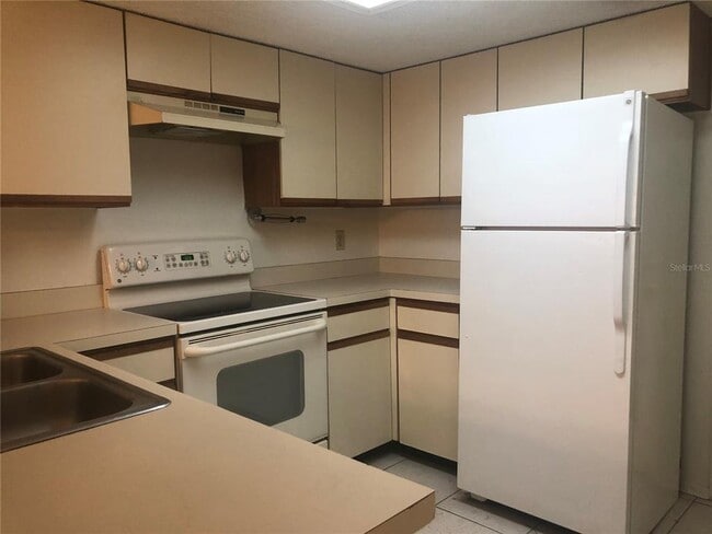 Building Photo - 3375 Fox Hunt Dr