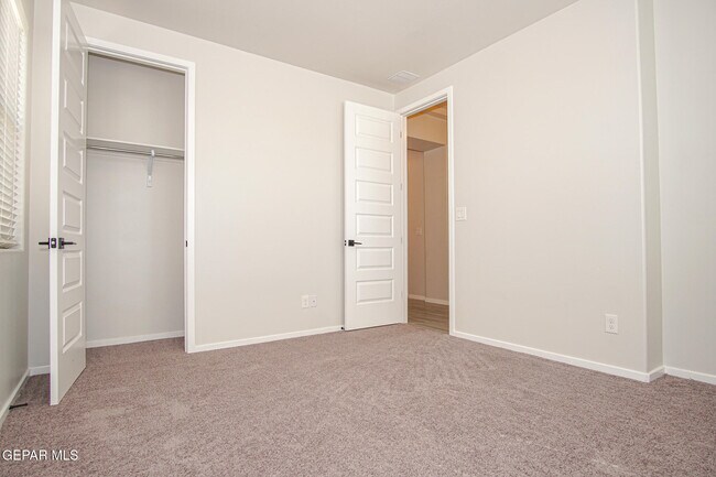 Building Photo - 12993 Tryne Way