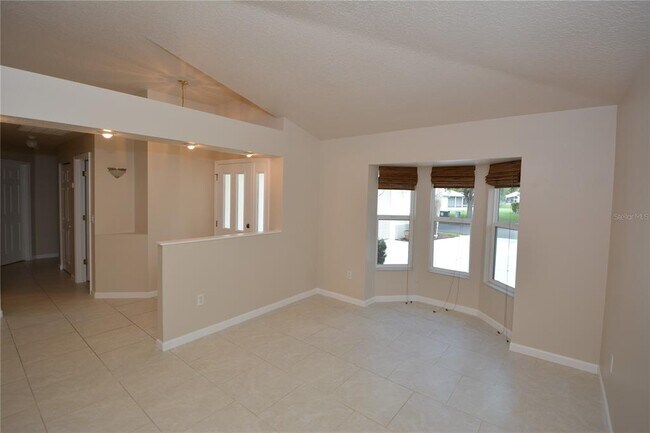 Building Photo - 56 Shinnecock Dr