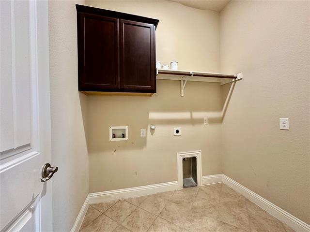 Building Photo - 16205 Weymouth Dr