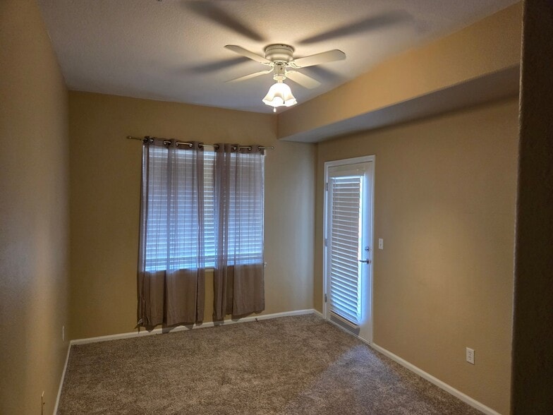 Building Photo - 15700 E Jamison Dr