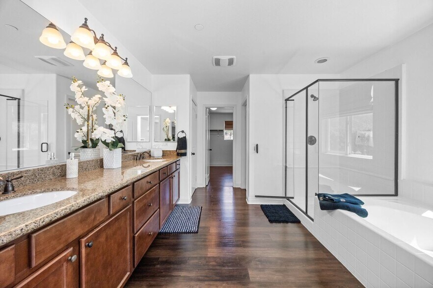 Building Photo - 25589 Foxglove Ln