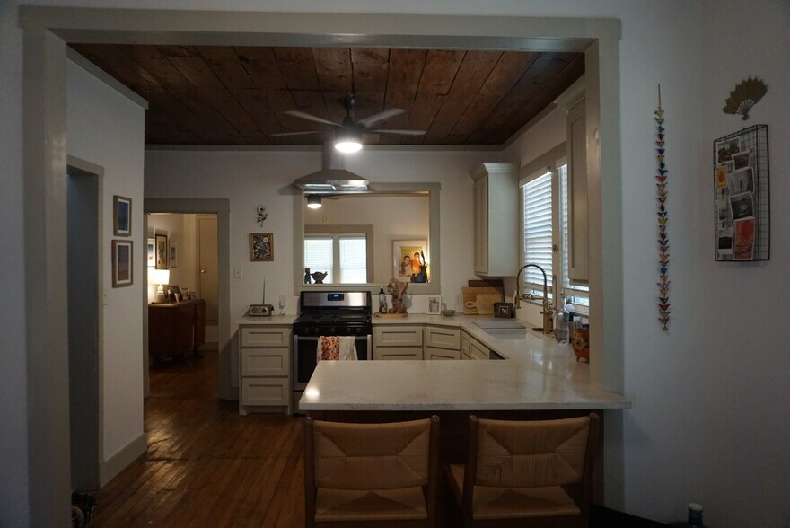 Building Photo - 1611 N 15th St