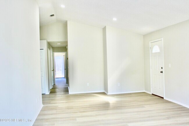 Building Photo - 10178 Geni Hill Cir N