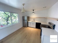 Building Photo - Walk 1 Block To Downtown! REMODELED 2BR/1B...