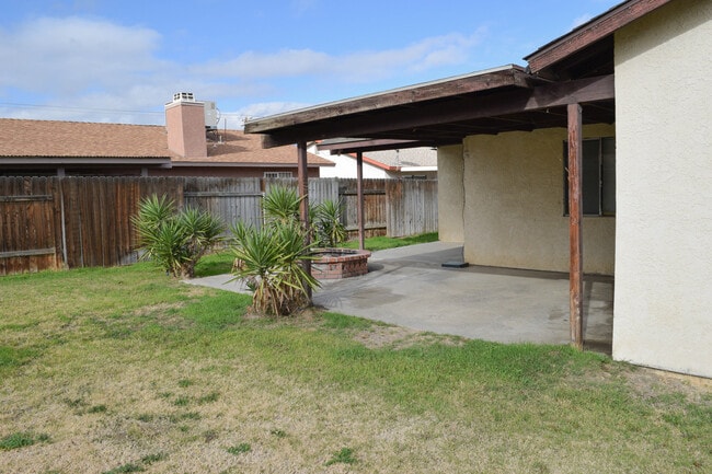 Building Photo - 4809 Millbrook Way