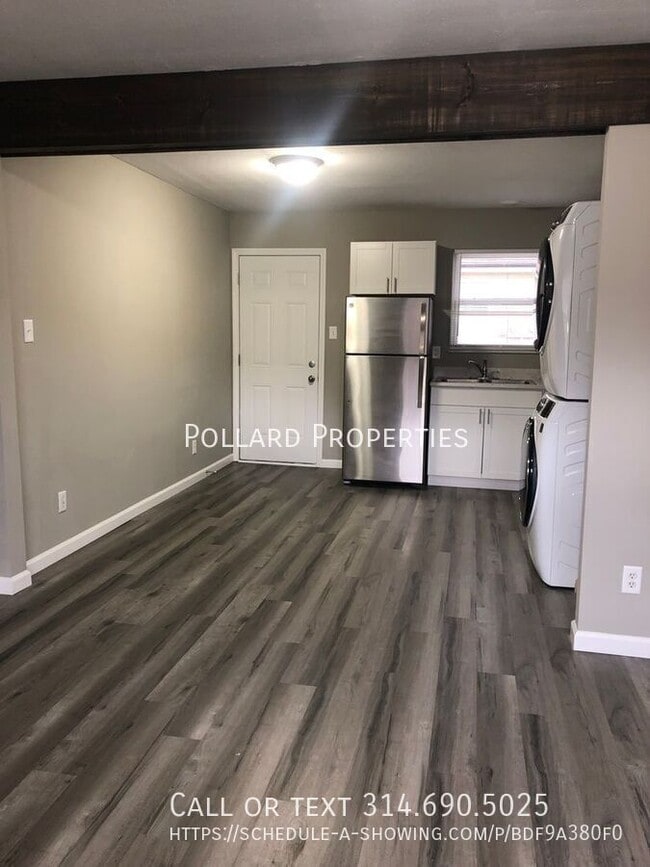 Building Photo - 208 John St