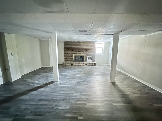 Building Photo - 2805 2nd Pl NW