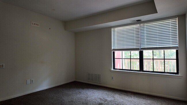Building Photo - 4502 Yorktown Pl