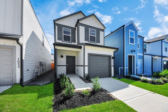 Building Photo - 1027 Moon Drop Ln