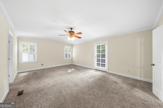 Building Photo - 1911 Fairway Cir NE