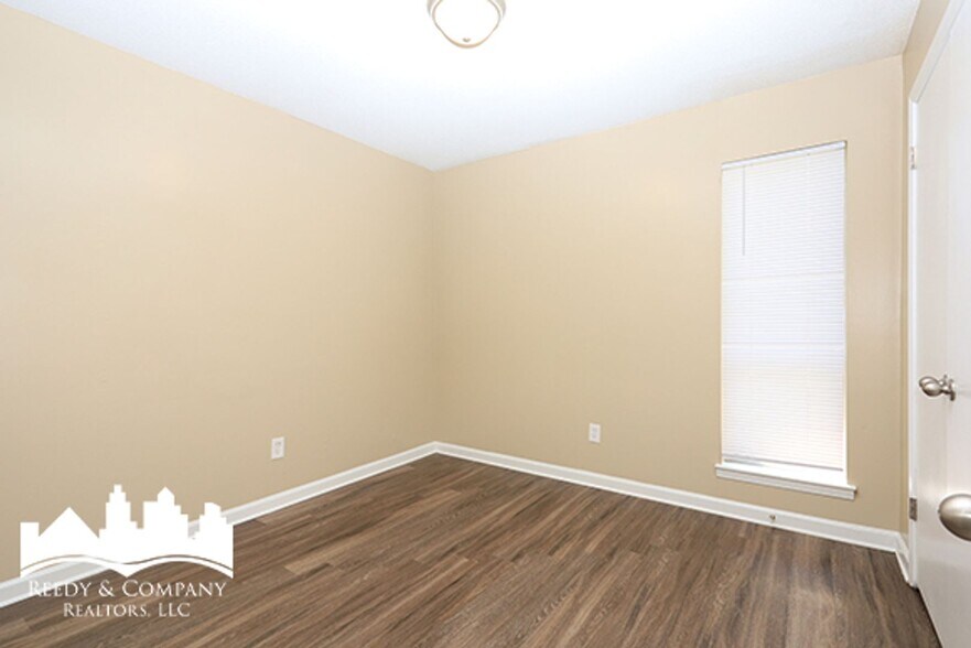 Building Photo - 5104 Corkwood Dr