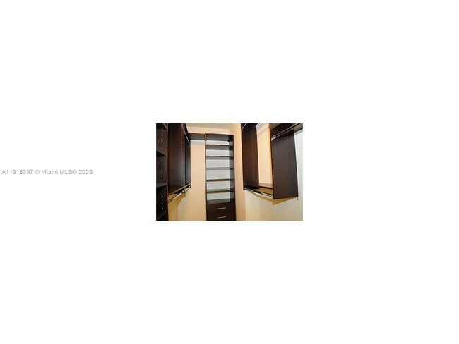 Building Photo - 2525 SW 3rd Ave