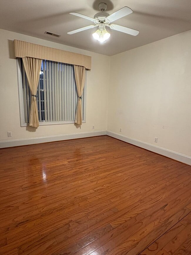 Building Photo - 533 Stonemason Dr