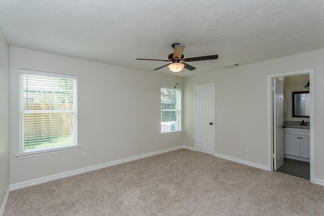 Building Photo - 12410 Brook Meadows Ln