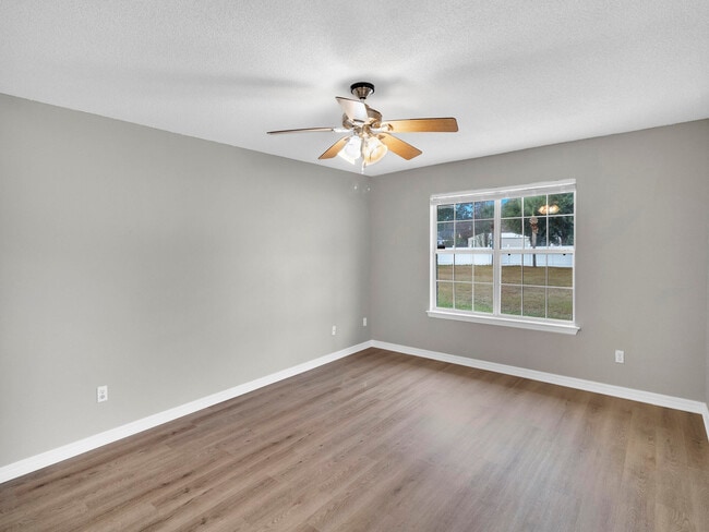 Building Photo - 2427 Tumbleweed Dr