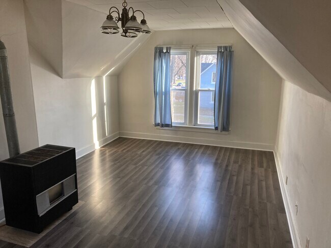 Living - 1504 N 2nd St
