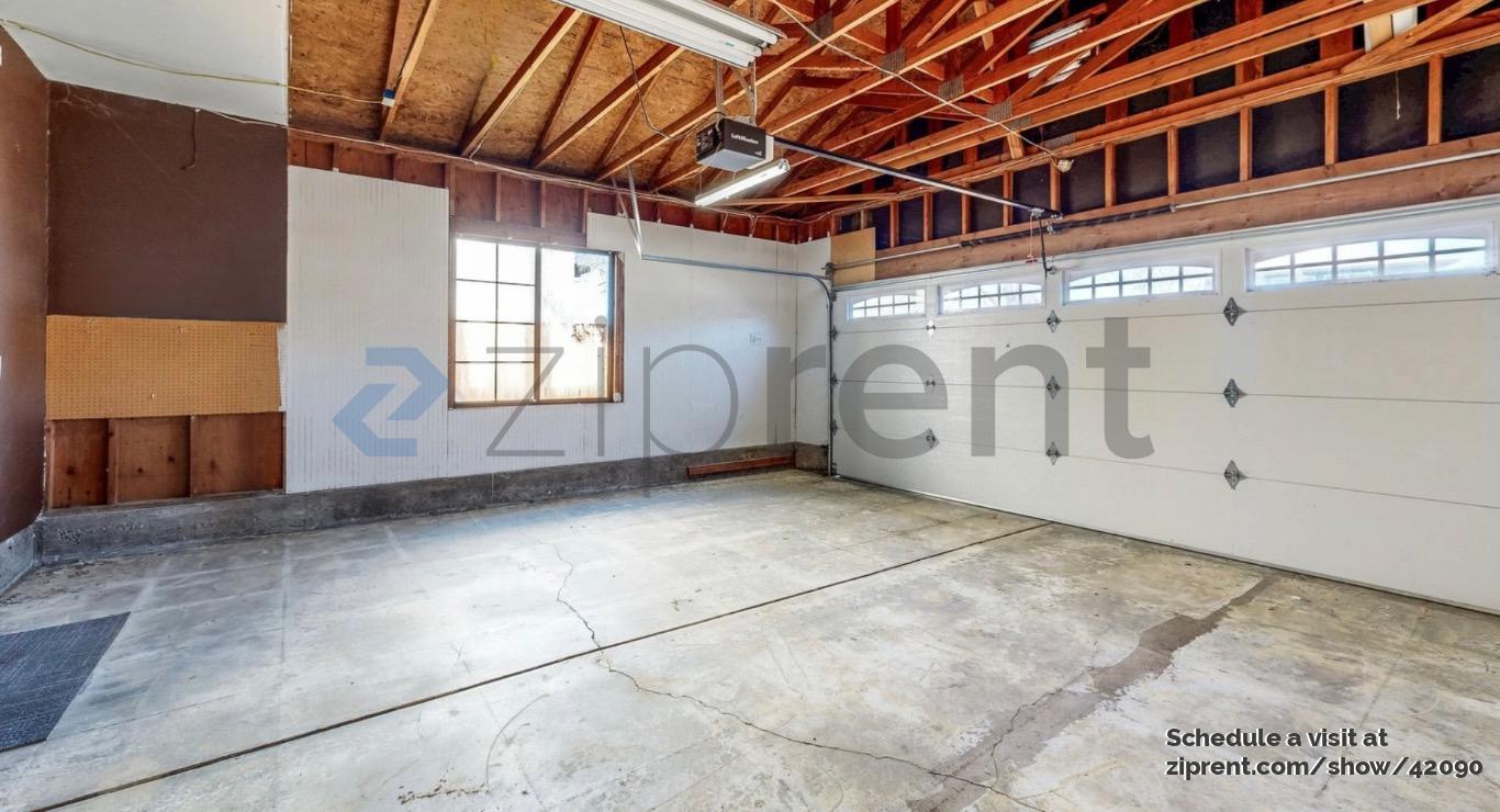 Building Photo - 1017 Stanislaus Way