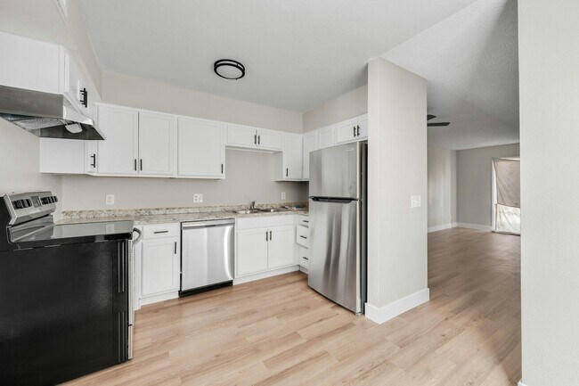 Primary Photo - 2814 E Marconi Ave