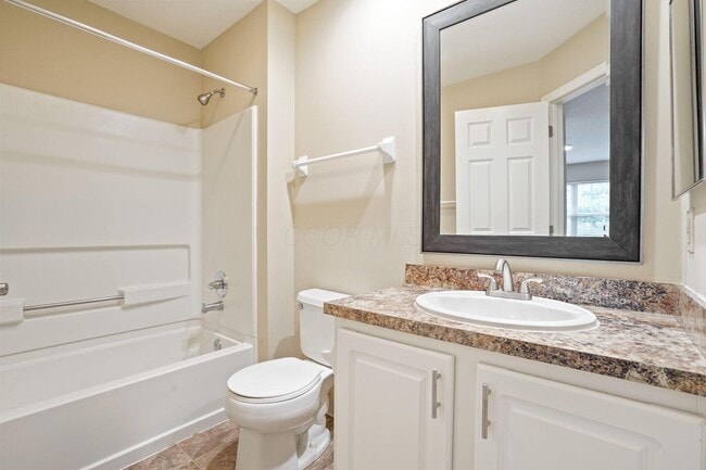 Building Photo - 5004 Stratford Pine Ln