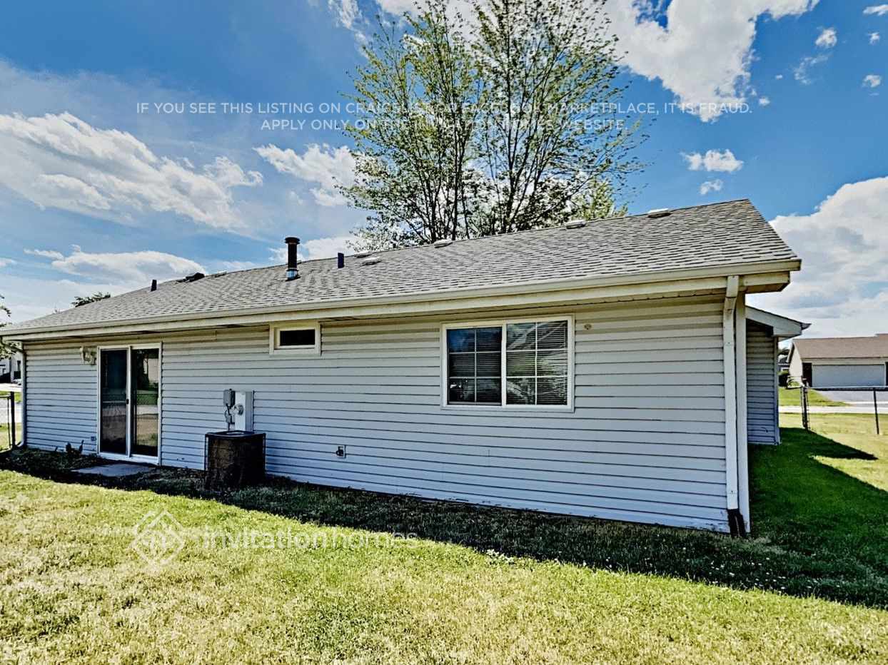 Building Photo - 3805 Clipper Dr