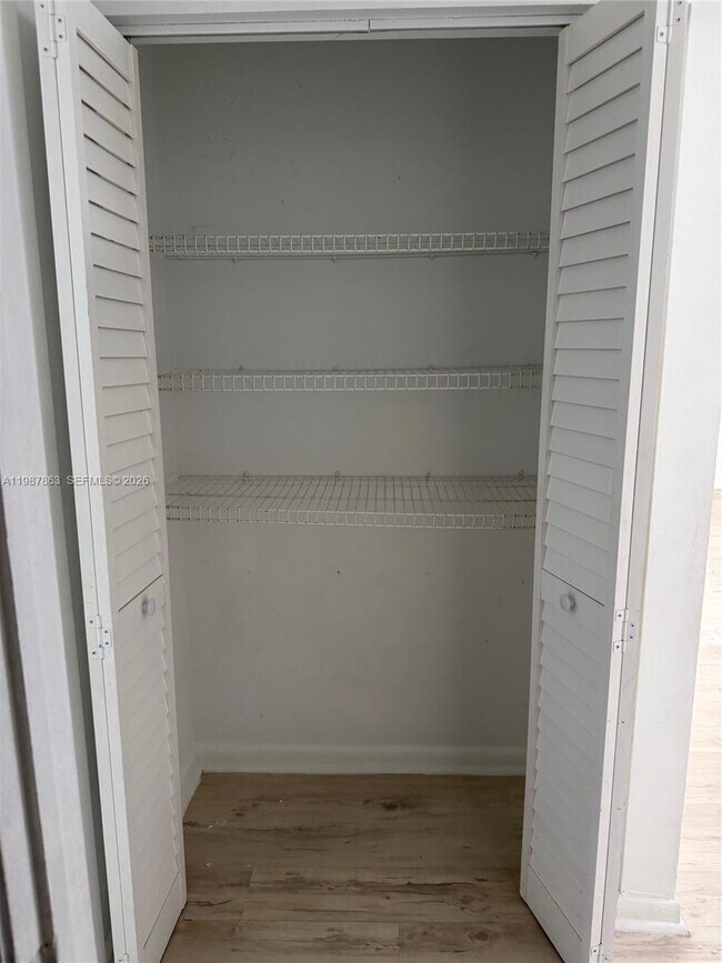 Building Photo - 1419 Yellowthroat St