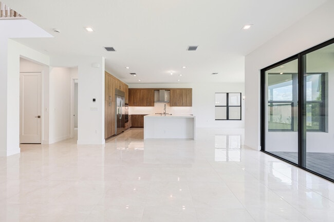 Building Photo - 9451 Riverside Pk Dr