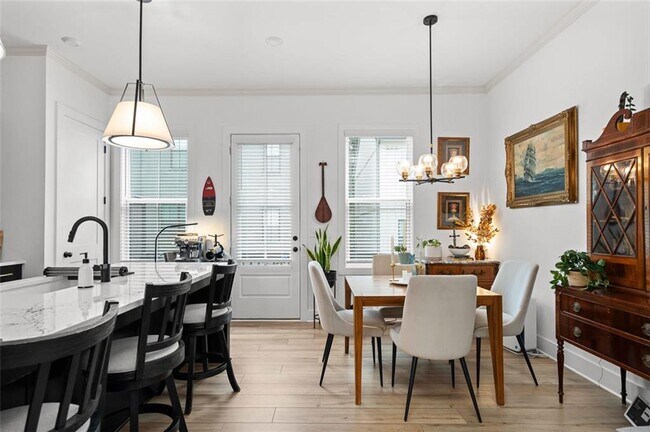 Building Photo - 1328 Breezy St SE