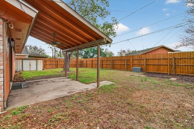 Building Photo - 4026 Northwood Dr