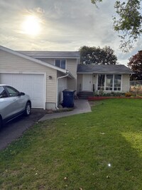 Building Photo - 515 N Sommer Rd