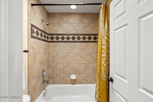 Building Photo - 2561 Desert Cove Pl